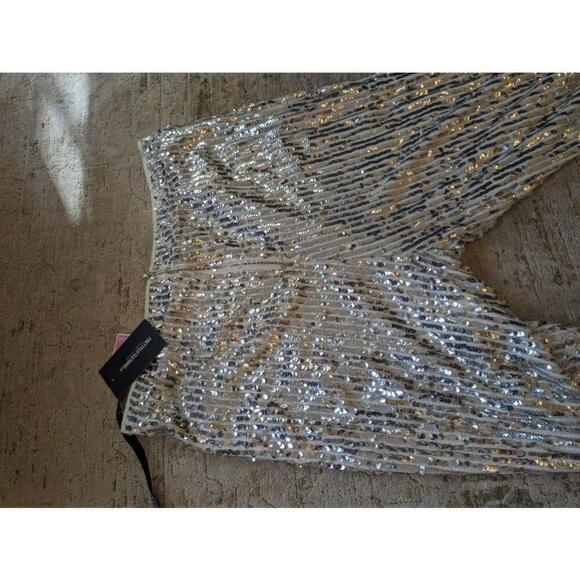 Women's PrettyLittleThing Silver Sequin Crop Top and Pants Set Size 2X - Picture 6 of 8